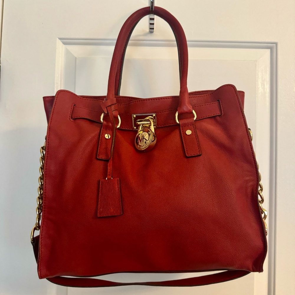 Michael Kors Saffiano Leather
Hamilton Satchel RED